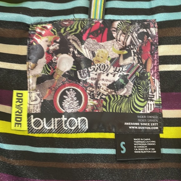 Burton Dryride Vest with Faux Fur trimmed Hood - Picture 5 of 10